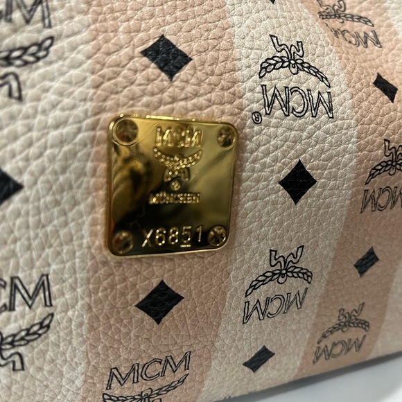 MCM CREAM/BEIGE VISETOS HOBO BAG - Picture 3 of 15